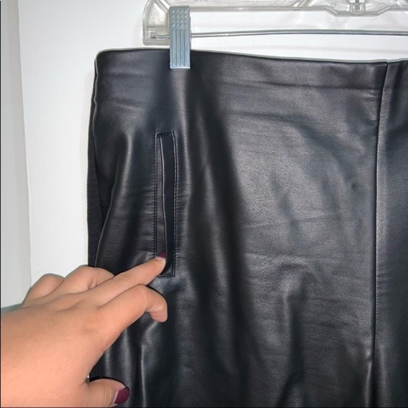 Chico’s size 14 black label cropped flat front W/ faux Pockets Tried on only - Picture 12 of 16